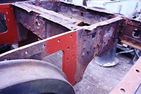 Corroded rear frames and dragbox - Clive Emsley - 17 March 2012