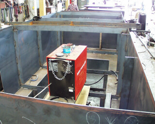 tender tank being constructed (38K)