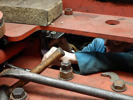 Reaming holes for cylinder fitted bolts in a confined space - Fred Bailey - 24 April 2013