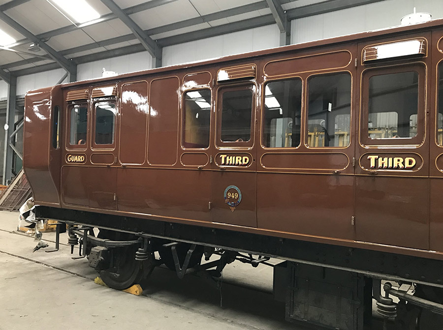 Stroudley Brake 949 in its first coat of varnish - Richard Salmon - 22 February 2023
