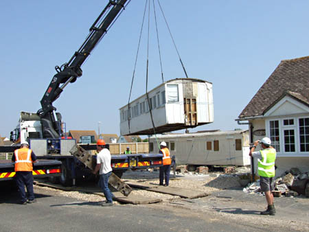 NLR carriage being lifted - Trevor Tupper - 21 May 2008