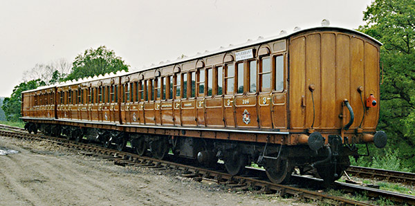 Met Third 394 with 368 and 387 - Richard Salmon - May 2002