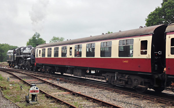 No.4957 after repaint to crimson lake and cream - Richard Salmon - 4 June 2016