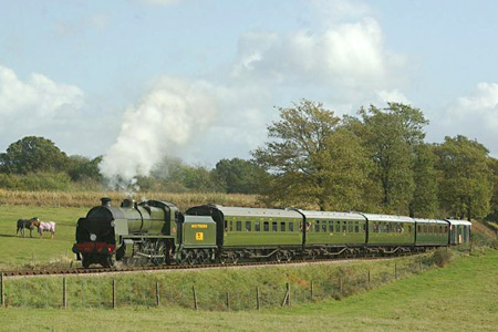 1638 on Freshfield bank with the Maunsell coaches - 25 October 2009 - Brian Easter