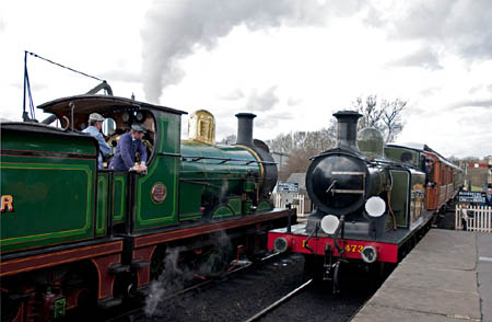 E4 and C at Sheffield Park - Martin Lawrence - 3 April 2010