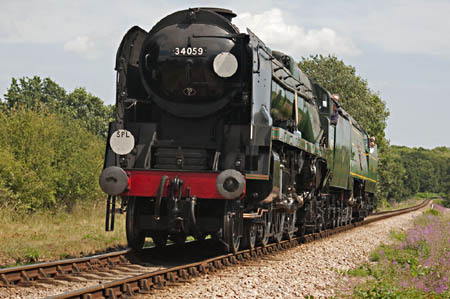 Sir Archie hauls BV to Horsted - Martin Lawrence - 24 July 2010
