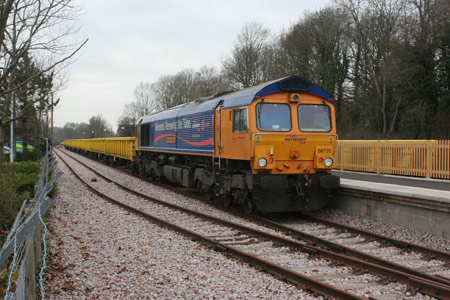 66720 at East Grinstead with the first half-set of wagons - Tony Sullivan - 21 February 2011