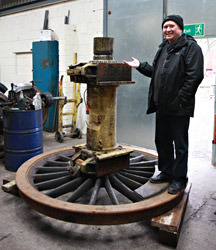 Camelot's wheelset being dismantled - Steve Loeber - 27 Jan 2011