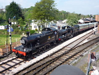 5526 and 9017 on Cambrian Coast Express at South Devon Railway - Thomas Breed - 22 April 2011