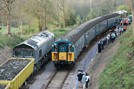 Passengers re-joining the 4Vep unit at Imberhorne North - Tony Sullivan - 8 April 2011