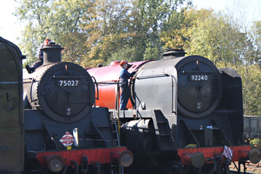 9F club members working on 75027 and 92240 - Sam Brown - 15 Oct 2011