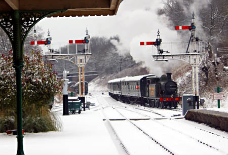 E4 in the snow with the delayed first-train of the day - David King - 19 January 2013