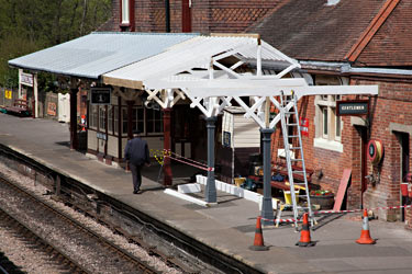 Painting the new canopy at East Grinstead - John Sandys - 10 May 2013