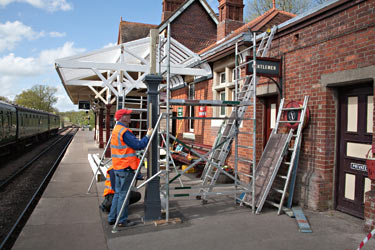 Second new canopy staunchion installed - John Sandys - 9 May 2013