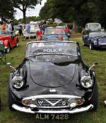 Daimler police car - Derek Hayward - 10 Aug 2013