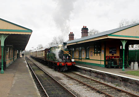 H-class 263 with lunchtime Golden Arrow at Horsted Keynes - Nathan Gibson - 23 February 2014
