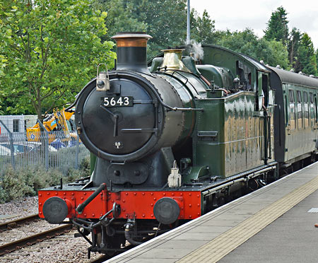 5643 at East Grinstead - Brian Lacey - 15 July 2014