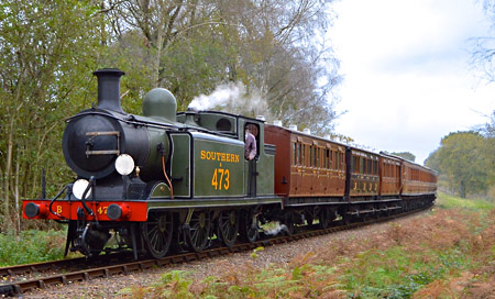 B473 with Victorian carriages - Steve Lee - 8 November 2014