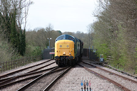 55019 approaches East Grinstead - John Sandys - 17 April 2015