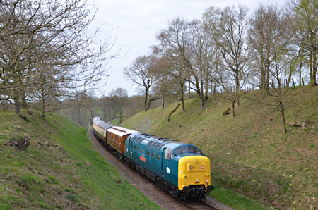 55019 approaches Holywell - Andrew Crampton - 17 April 2015