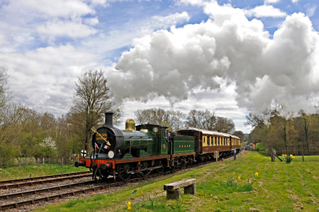 592 with the Luncheon train - Derek Hayward - 19 April 2015
