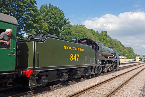 S15 arrives at East Grinstead - Brian Lacey - 9 September 2015