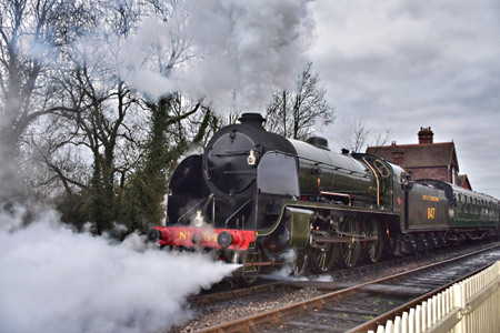 The S15 departs from Sheffield Park with a Festive Feast train - John Sandys - 5 December 2017