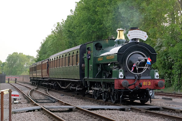 813 at East Grinstead with train run in memory of Dave Phillips - Brian Lacey - 18 May 2018