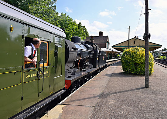 Q-class with 6686 at Horsted Keynes - Brian Lacey - 20 July 2019