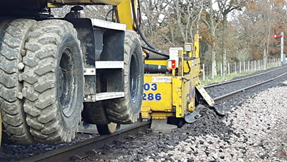 The ballast brush in action - Clive Whitecroft - 20 November 2019