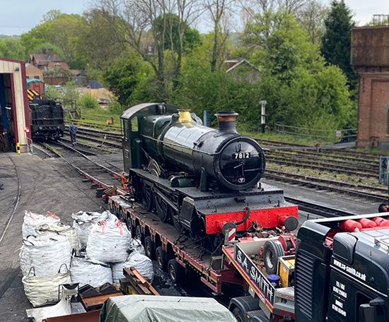 Erlstoke Manor arrives at the Bluebelll - 1 May 2024