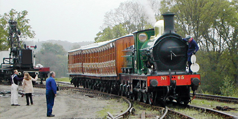 The O1 with the three coach set - 11 May 2002 - Martin Lock